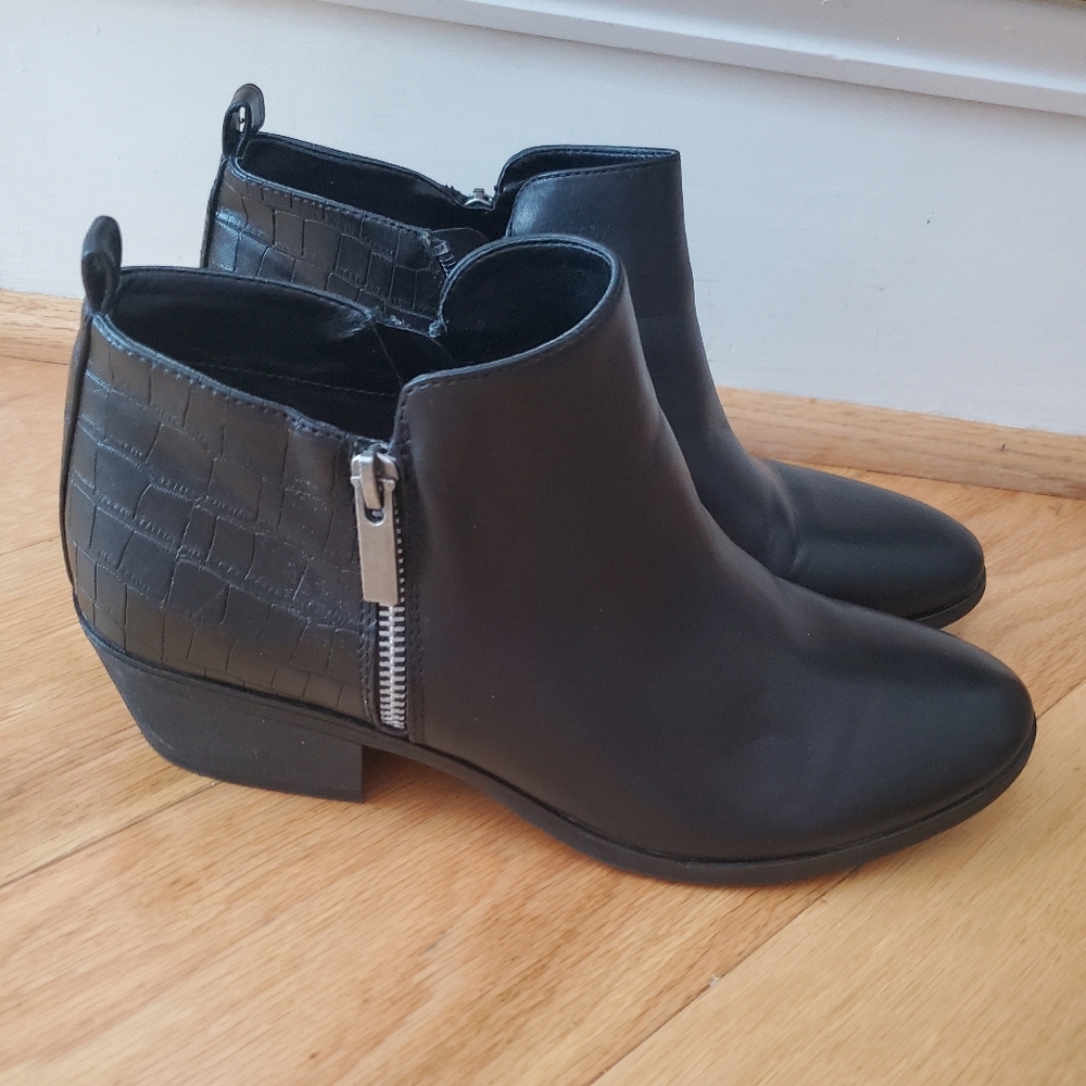 Eva and Zoe booties